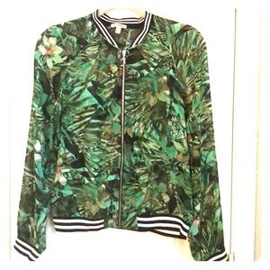 Long sleeve, light weight Juicy Couture jacket.